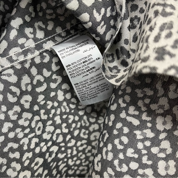 Chico’s 2 Cool Max Gray Leopard Print Button Long Sleeve Shirt 12/14 - Picture 9 of 9
